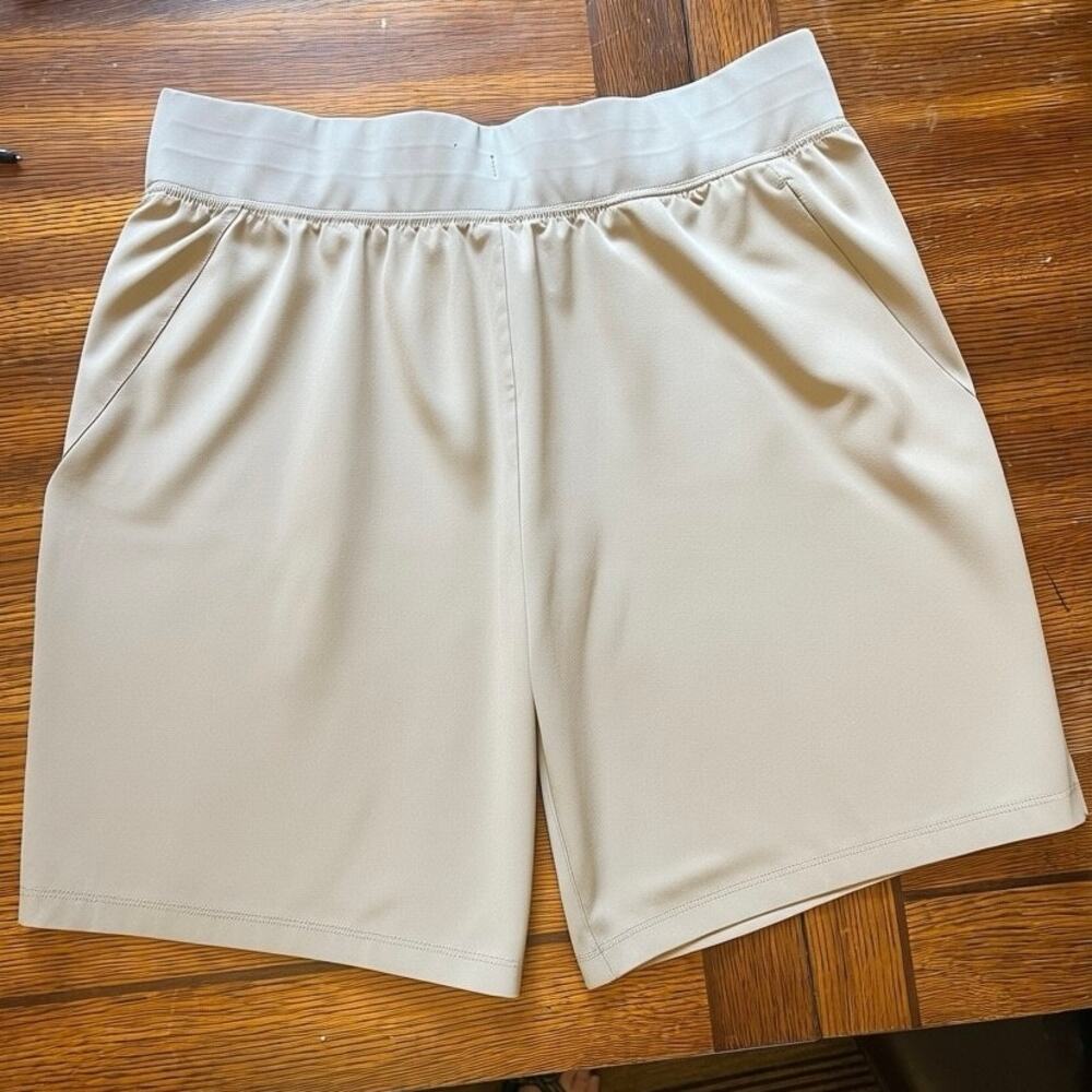 Lululemon On The Fly Woven Short 2.5” Grey Sage Women’s Mid Rise - Picture 6 of 7